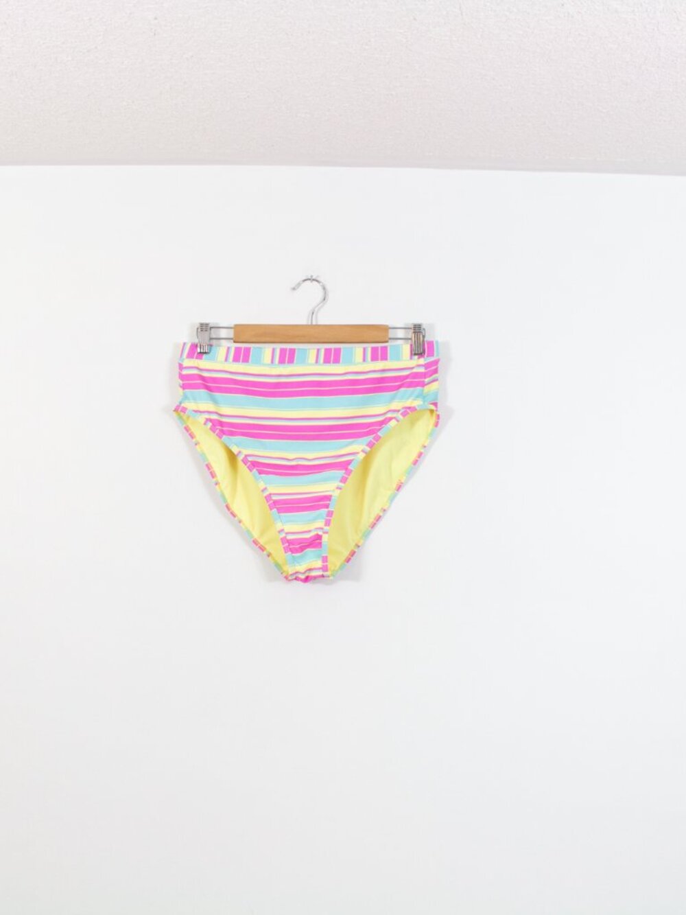 *Jessica Simpson Bikini Set - Picture 6 of 9